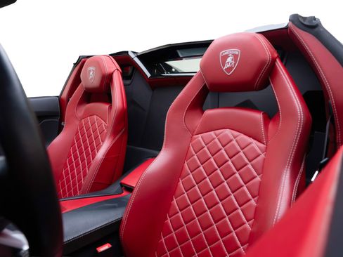Used 2018 Lamborghini Aventador S AWD/4WD image 27