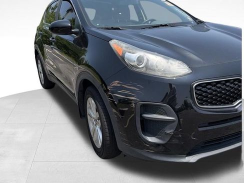Used 2017 Kia Sportage LX FWD image 2