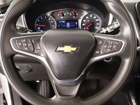 Used 2022 Chevrolet Equinox LT image 3