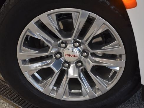 Used 2024 GMC Yukon Denali AWD/4WD image 29