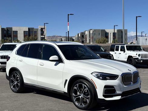 Used 2022 BMW X5 xDrive40i image 3