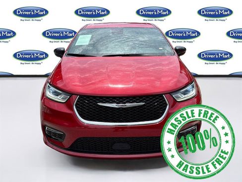 Used 2025 Chrysler Pacifica Select FWD image 2