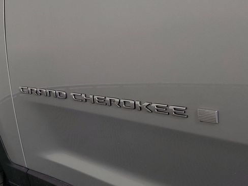 New 2025 Jeep Grand Cherokee Limited AWD/4WD image 6