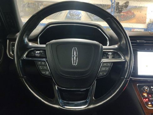 Used 2020 Lincoln Continental AWD w/ Premium Package image 13