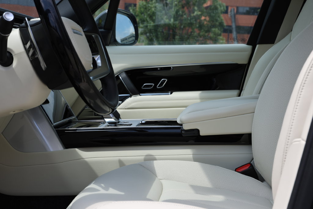 New 2026 Land Rover Range Rover SE AWD/4WD image 11