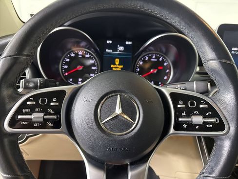 Used 2021 Mercedes-Benz GLC 300 4MATIC image 16