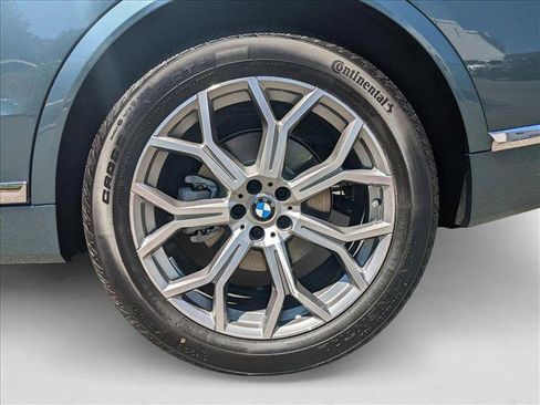 Used 2026 BMW X7 xDrive40i w/ Premium Package image 10