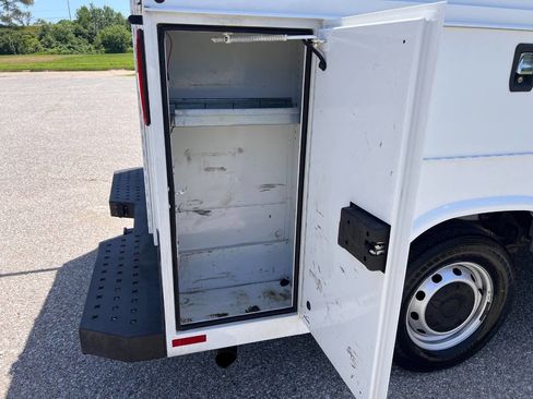 Used 2020 Ford Transit 250 XL image 24