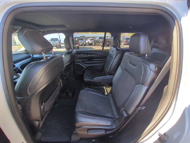Used 2022 Jeep Grand Cherokee L Laredo AWD/4WD image 30