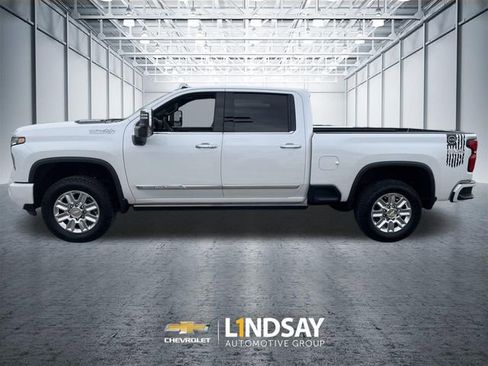 Certified 2025 Chevrolet Silverado 2500 High Country w/ Technology Package AWD/4WD image 5