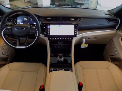 New 2026 Jeep Grand Cherokee Limited w/ Luxury Tech Group II RWD image 13
