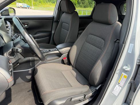 Certified 2025 Honda HR-V Sport image 5