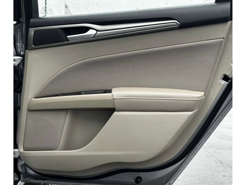 Used 2020 Ford Fusion SE image 14