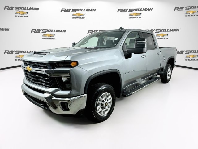 Used 2025 Chevrolet Silverado 2500 LT w/ Convenience Package AWD/4WD image 3