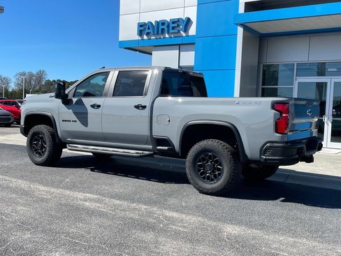Used 2024 Chevrolet Silverado 2500 ZR2 w/ ZR2 Bison Edition image 3