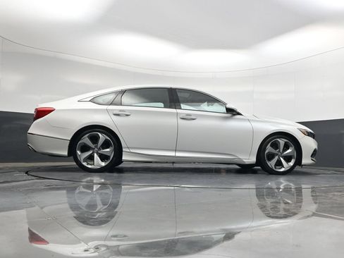Used 2018 Honda Accord Touring image 37