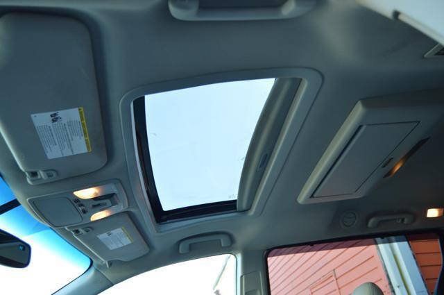 Used 2015 Toyota Sienna XLE Premium AWD/4WD image 30