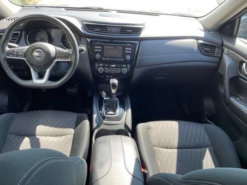 Used 2017 Nissan Rogue SV AWD/4WD image 9
