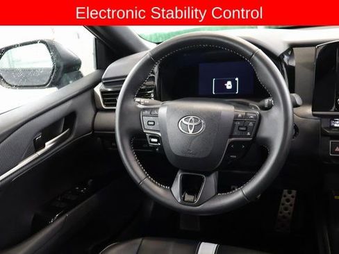 Used 2025 Toyota Camry SE image 17
