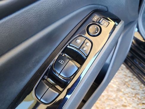 Used 2024 Nissan Altima 2.5 SR image 10