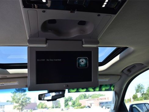 Used 2019 GMC Yukon Denali w/ Denali Ultimate Package image 32