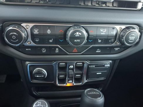 New 2026 Jeep Gladiator Sport AWD/4WD image 17