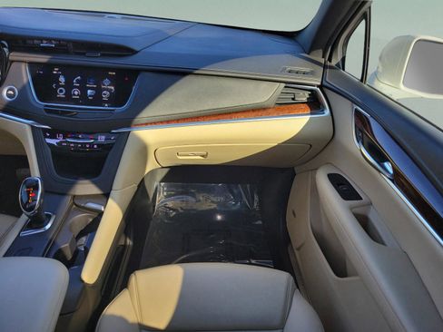 Used 2018 Cadillac XT5 Luxury w/ Driver Awareness Package image 20