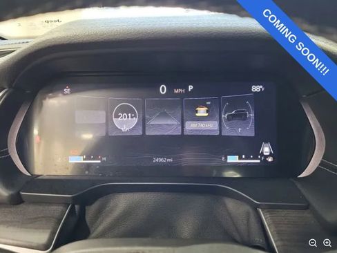 Used 2023 Jeep Grand Cherokee Limited w/ Luxury Tech Group II image 5