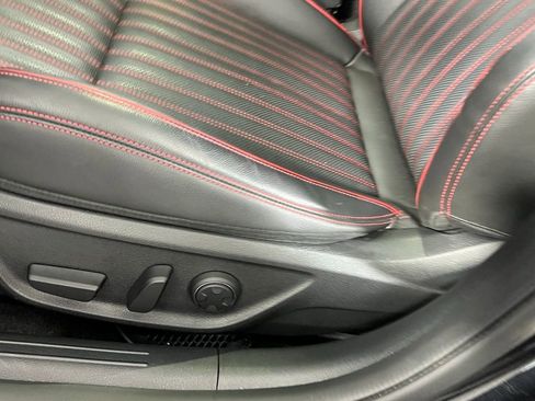 Used 2023 Genesis G70 2.0T w/ Sport Prestige Package image 25