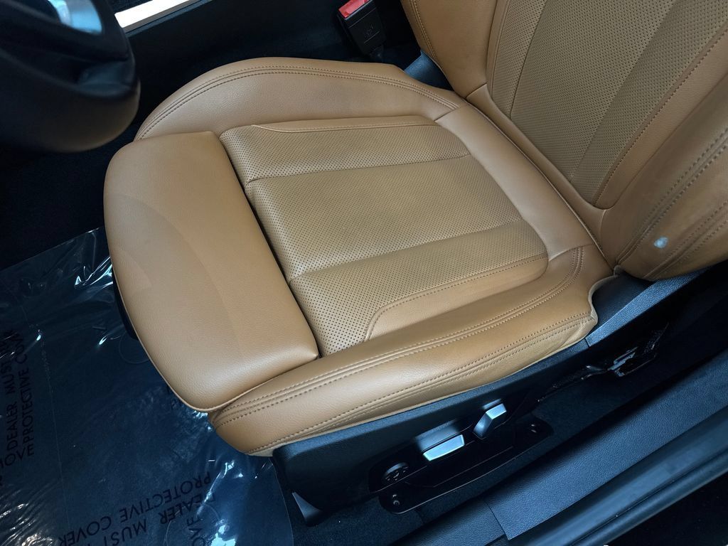Used 2023 BMW 330i Sedan RWD image 29