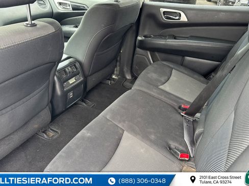 Used 2018 Nissan Pathfinder S image 8