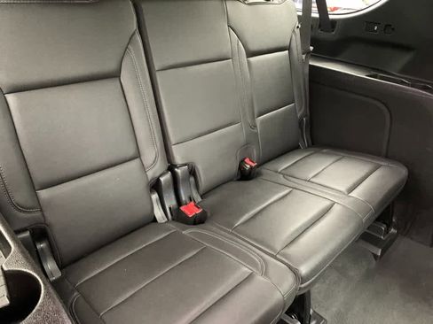 Used 2023 Chevrolet Suburban Z71 w/ Luxury Package AWD/4WD image 24