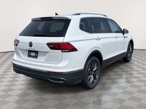 Used 2024 Volkswagen Tiguan SE FWD image 6