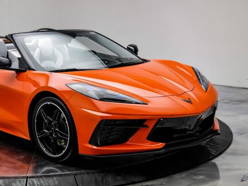Used 2021 Chevrolet Corvette Stingray Premium Conv w/ Z51 Performance Package image 30