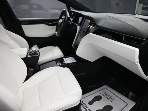 Used 2021 Tesla Model X Long Range image 39