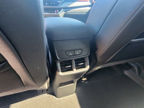 Certified 2025 Chevrolet Equinox RS w/ Safety and Technology Package AWD/4WD image 18
