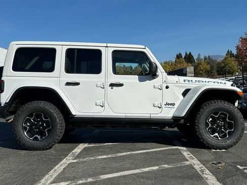 Used 2022 Jeep Wrangler Unlimited Rubicon 4xe image 3