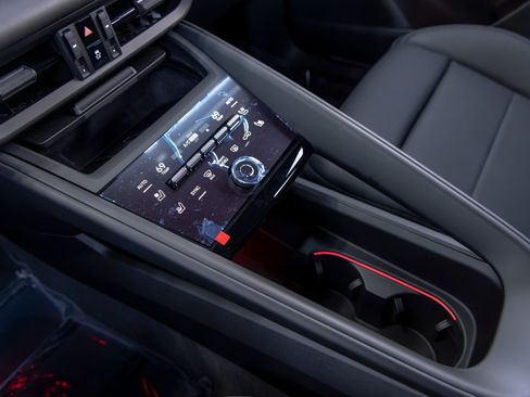 New 2026 Porsche Macan 4 Electric AWD/4WD image 38