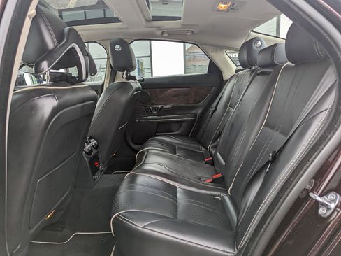 Used 2019 Jaguar XJ R-Sport image 40