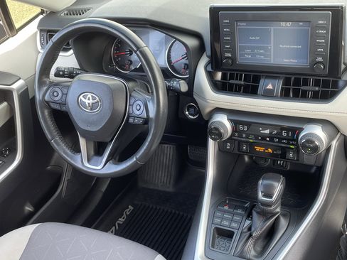 Used 2019 Toyota RAV4 XLE image 14