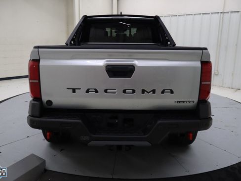 Used 2024 Toyota Tacoma Trailhunter image 4