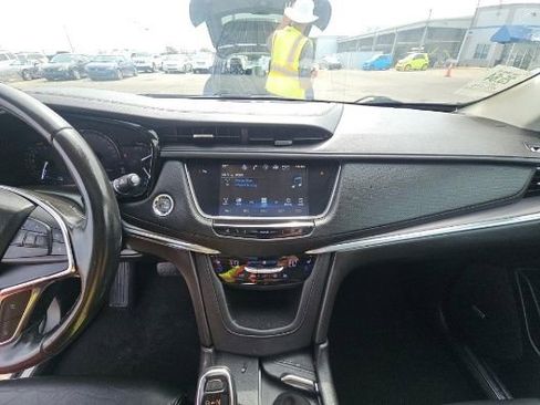 Used 2019 Cadillac XT5 Premium Luxury image 7