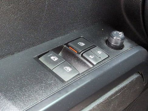 Used 2022 Toyota Tacoma SR w/ SR Convenience Package image 28