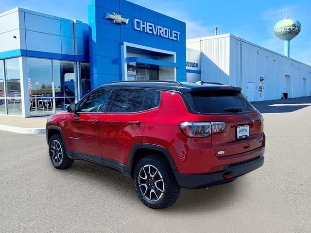 Used 2025 Jeep Compass Trailhawk AWD/4WD image 6