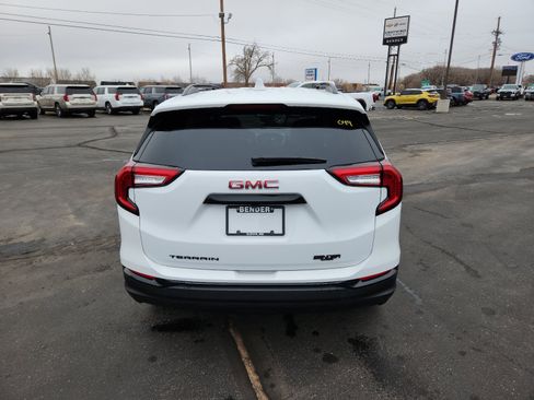 New 2024 GMC Terrain SLT w/ Elevation Edition image 4