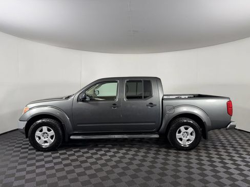 Used 2005 Nissan Frontier SE AWD/4WD image 8