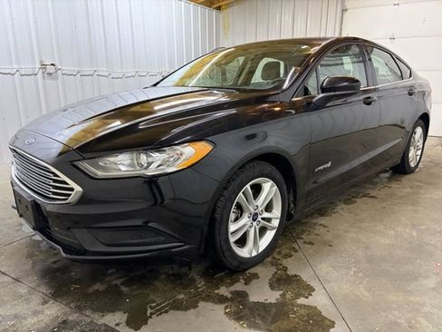 Used 2018 Ford Fusion S image 3