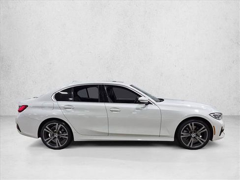 Used 2022 BMW 330i Sedan w/ Driving Assistance Package RWD image 4