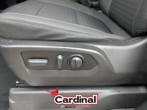 Used 2022 Chevrolet Silverado 1500 LT image 19