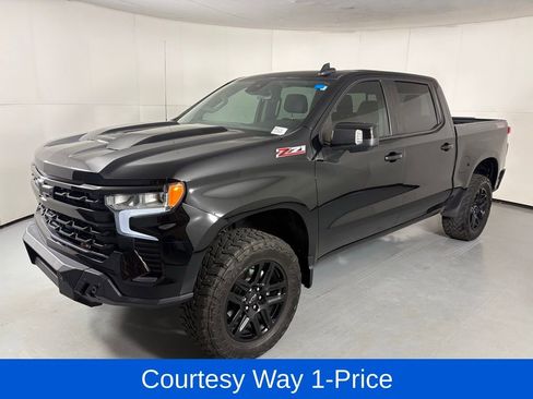 Used 2024 Chevrolet Silverado 1500 LT Trail Boss w/ Convenience Package II AWD/4WD image 5